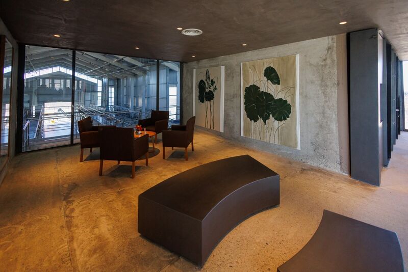 Lounge interior da bodega com design contemporâneo